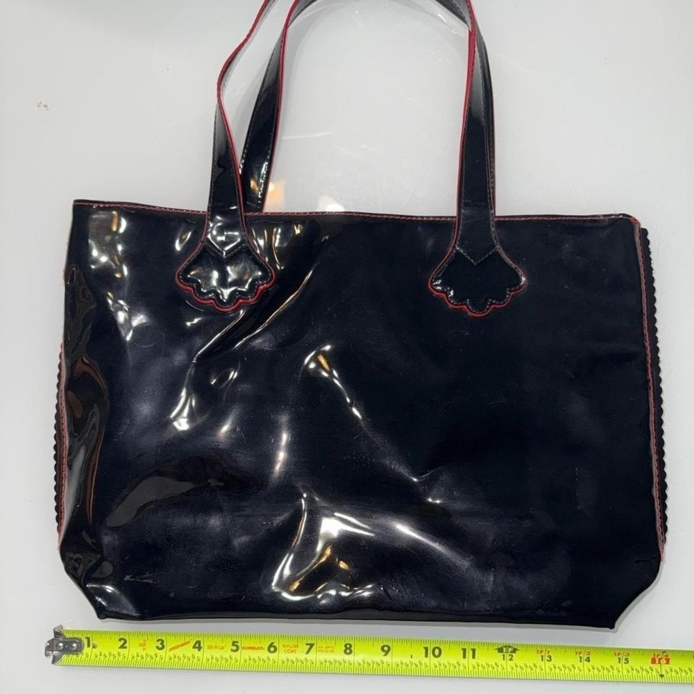 Y2K Patent Leather Tote – Black Gloss Bag w/ Red Satin Lining Saks‎ Fifth Avenue